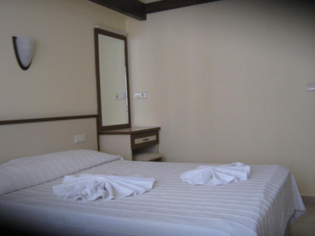 Oya Family Suites Kusadası Chambre photo